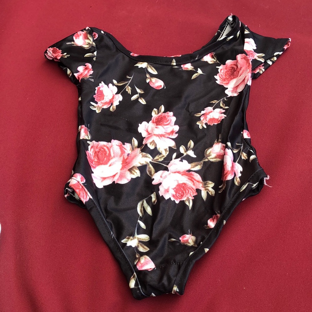 Bundle/ Lot of 3 One piece swimsuit!! Pool Ready! - Picture 7 of 7